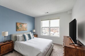 1 habitación, escritorio, tabla de planchar con plancha y wifi 