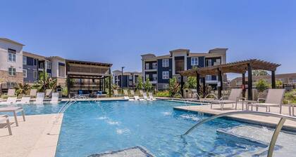 Landing | Incredible 3BD, Gym, Clubhouse