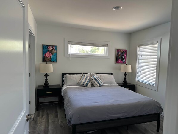 Room - Cozy Trailside 1BR | Walk to Green Front (Farmville)