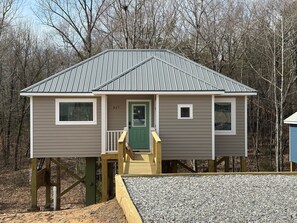 Exterior - Cozy Trailside 1BR | Walk to Green Front (Farmville)