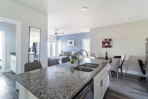 Interior - Landing | Stunning 2BD, Clubhouse, Gym (Harvey)