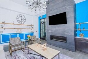 Interior - Landing | Amazing 2BD, Clubhouse, Gym (Harvey)