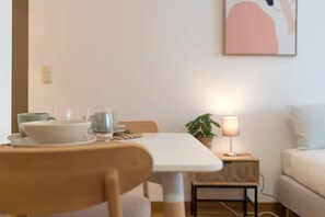 Dining - VIVA Boavista Boho Studio w/ garage (Porto)