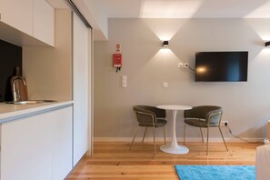Dining - VIVA Santa Catarina  Serviced Apartments -2 (Porto)