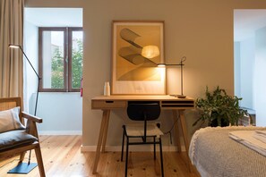 1 habitación, tabla de planchar con plancha, internet y ropa de cama 