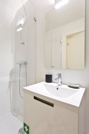 Bathroom - VIVA Travessa dos Campos Serviced Apartments A (Porto)