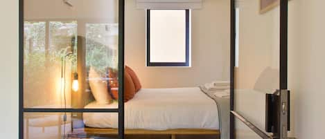 1 bedroom, iron/ironing board, Internet, bed sheets