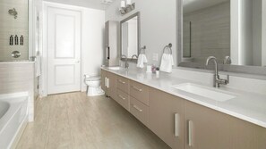 Bathroom - Landing | Incredible 2BD, Pool, Gym (Houston)