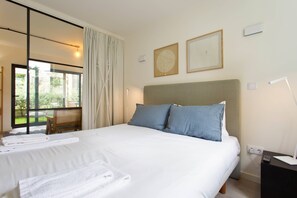 1 bedroom, iron/ironing board, Internet, bed sheets - VIVA Travessa dos Campos Serviced Apartments D (Porto)