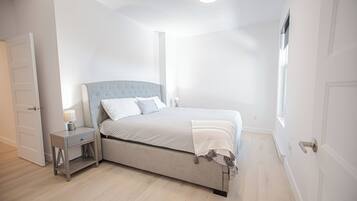 Blackout curtains, soundproofing, iron/ironing board, free WiFi