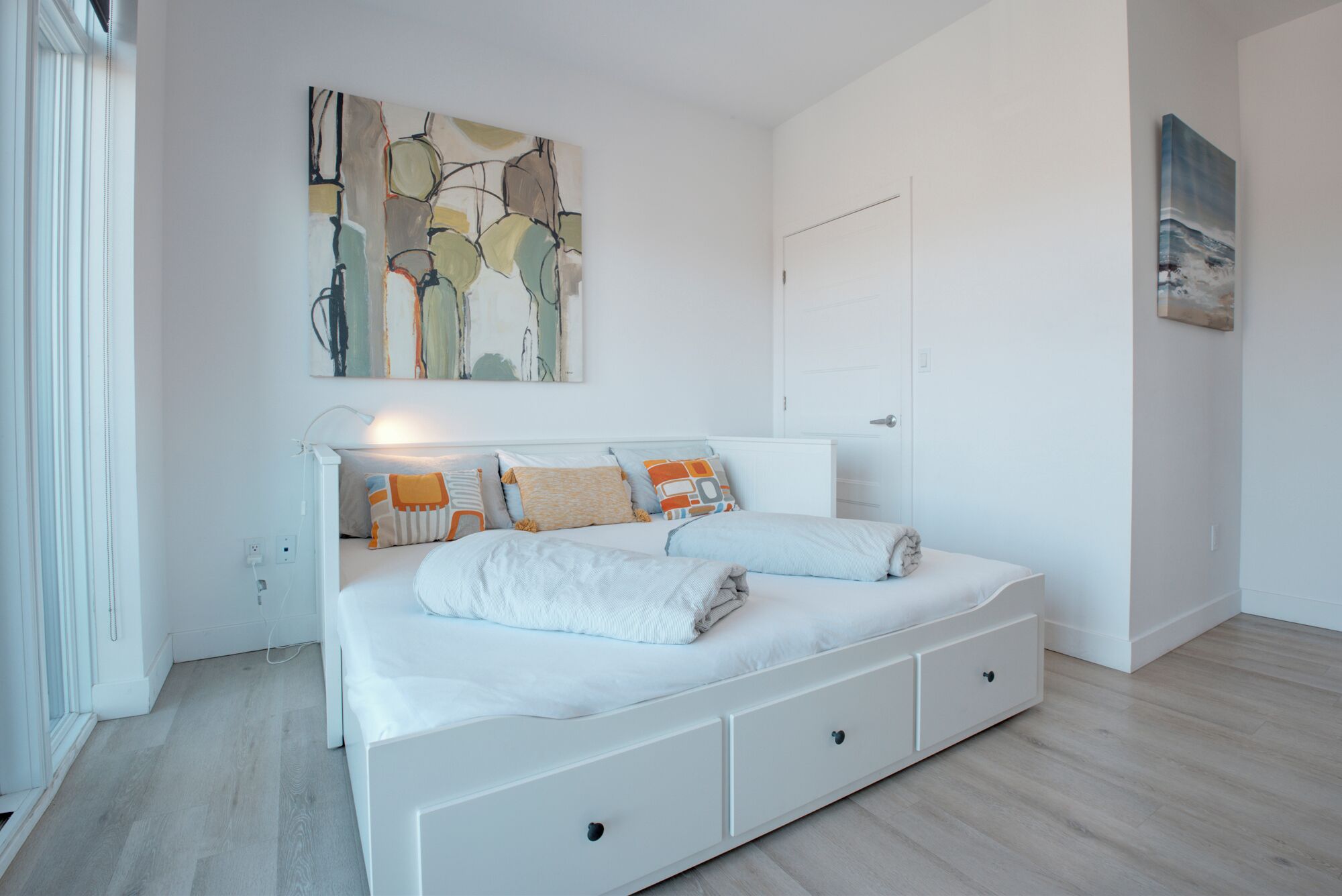 Deluxe Apartment, 2 Bedrooms, Pets Allowed, River View | Blackout drapes, soundproofing, iron/ironing board, free WiFi