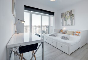 Appartement Deluxe, 2 chambres, animaux de compagnie acceptés, vue sur le fleuve | Rideaux d’obscurcissement, système d’insonorisation
