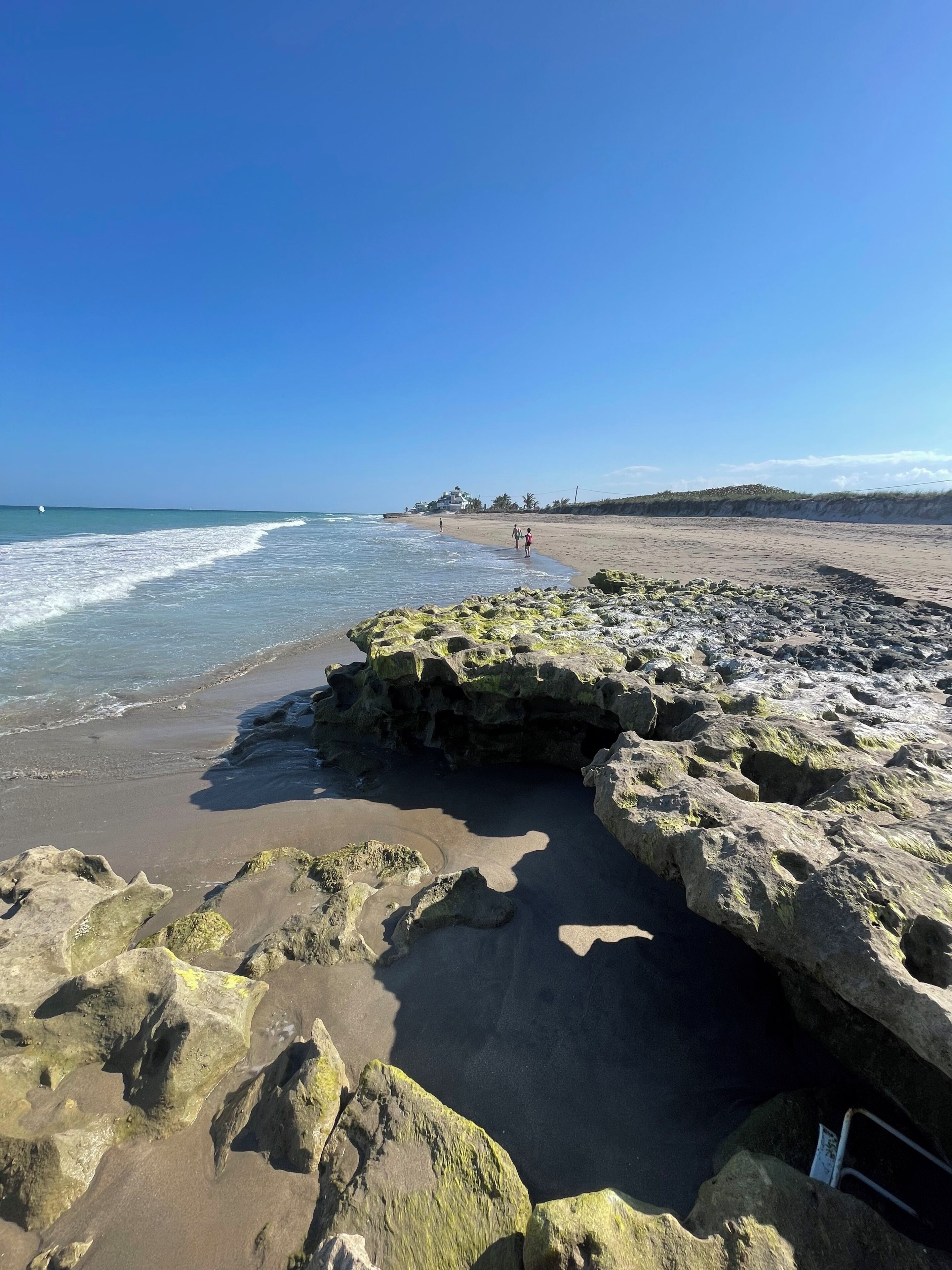 Chaises longues, serviettes de plage