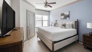 3 bedrooms, desk, iron/ironing board, WiFi - Landing | Chic 3BD, Clubhouse, Pool (Carrollton)