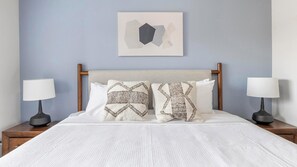3 slaapkamers, een bureau, een strijkplank/strijkijzer, wifi