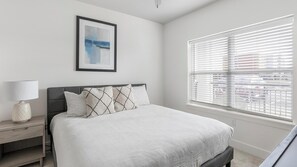 1 bedroom, desk, iron/ironing board, WiFi - Landing | Chic 1BD, Pool, Gym (Athens)