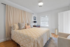 2 chambres, fer et planche à repasser, Wi-Fi, draps fournis