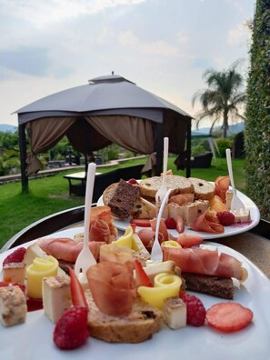 Daily cooked-to-order breakfast for a fee - Wellness Petfrendly El Secreto (Tepoztlan)
