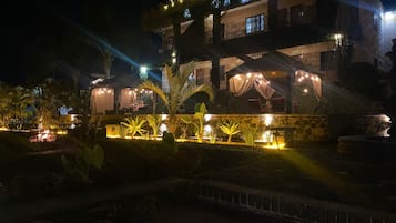 Tienda de campaña romántica, vista a la montaña | Terraza o patio