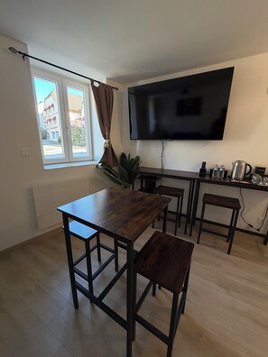 Dining - Vrbo Property (Villersexel)