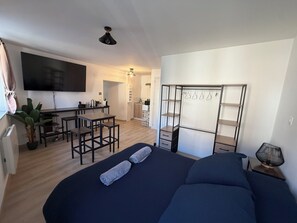 Living area - Vrbo Property (Villersexel)