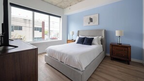 1 habitación, escritorio, tabla de planchar con plancha y wifi 