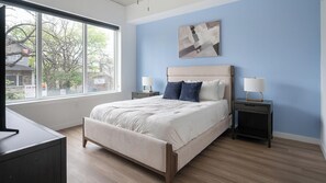 1 habitación, escritorio, tabla de planchar con plancha y wifi 