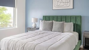 1 bedroom, desk, iron/ironing board, WiFi - Landing | Amazing 1BD, Pool, Gym (Nashville)