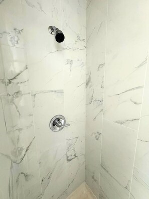 Shower, hair dryer, bidet, towels - Stay Near World Cup • 7 Min to Stadium (Raytown)