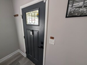 Interior - Vine City Charm,Comfortable Westside Atlanta Retreat near Mercedes-Benz Stadium. (Atlanta)