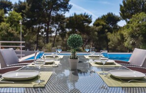 Outdoor dining - Gorgeous home in Pula (Pula)