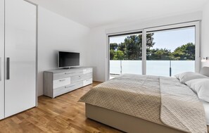 4 bedrooms, free WiFi - Gorgeous home in Pula (Pula)