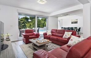 TV - Gorgeous home in Pula (Pula)