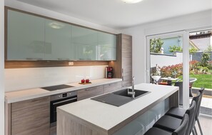 Fridge, microwave, oven, stovetop - Gorgeous home in Pula (Pula)