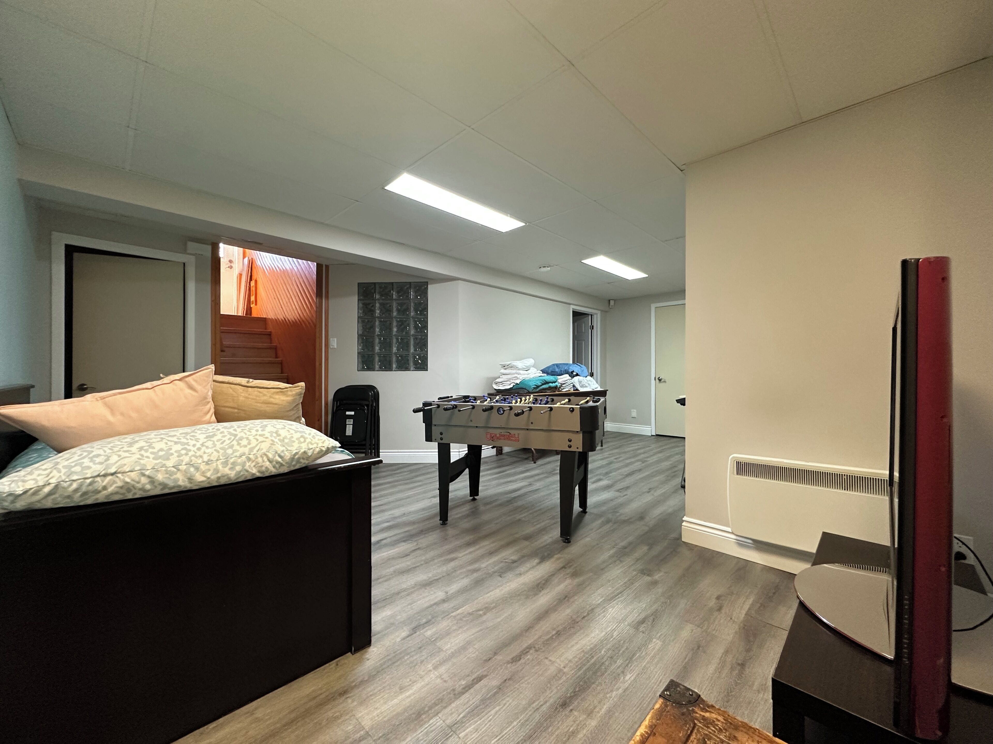 5 chambres, fer et planche à repasser, Wi-Fi, draps fournis