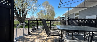 Large house with terrace+BBQ close to everything