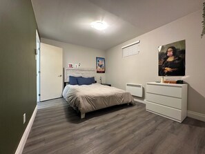 5 室のベッドルーム、アイロン / アイロン台、WiFi、ベッドシーツ