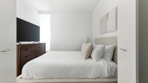 1 bedroom, desk, iron/ironing board, WiFi - Landing | Spectacular 1BD, Pool, Game Room (Hyattsville)