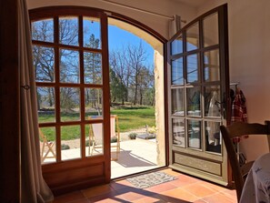Interior - 6-person house in the heart of the forest / children's pool / boule court (Saignon)
