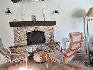 Interior - 6-person house in the heart of the forest / children's pool / boule court (Saignon)