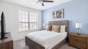 1 bedroom, desk, iron/ironing board, WiFi - Landing | Beautiful 1BD, Gym (Fort Worth)