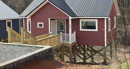 Trailside Cottage | 1BR Near Greenfront