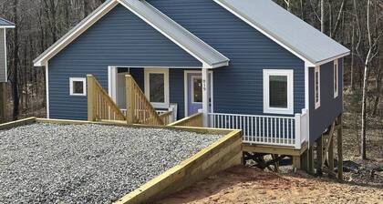 Trailside Cottage | Spacious 2BR Near Greenfront