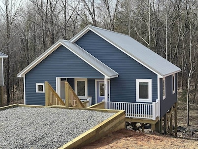 Trailside Cottage | Spacious 2BR Near Greenfront