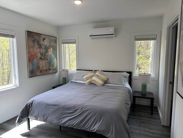 Room - Trailside Cottage | Spacious 2BR Near Greenfront (Farmville)