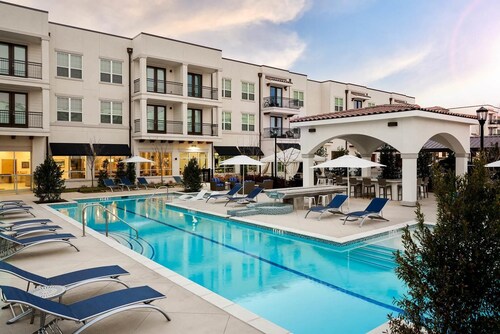 Landing | Spectacular 2BD, Gym