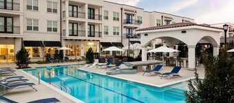 Landing | Spectacular 2BD, Gym