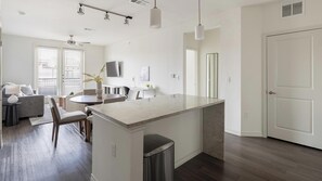 Interior - Landing | Spectacular 2BD, Gym (Fort Worth)
