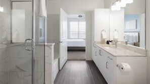 Bathroom - Landing | Spectacular 2BD, Gym (Fort Worth)