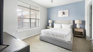1 chambre, bureau, fer et planche à repasser, Wi-Fi